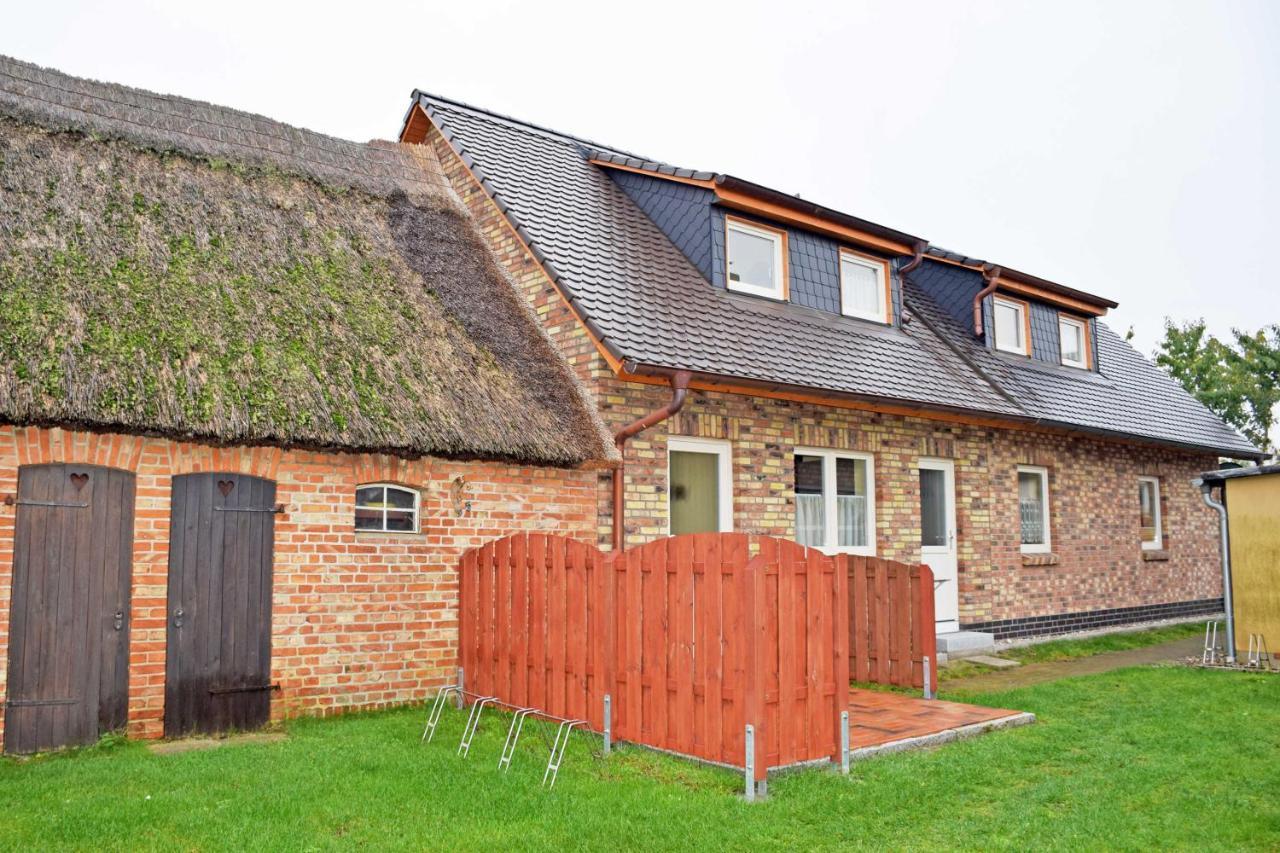 Ferienhaus Mit Terrasse Am Heideweg Baabe Luaran gambar